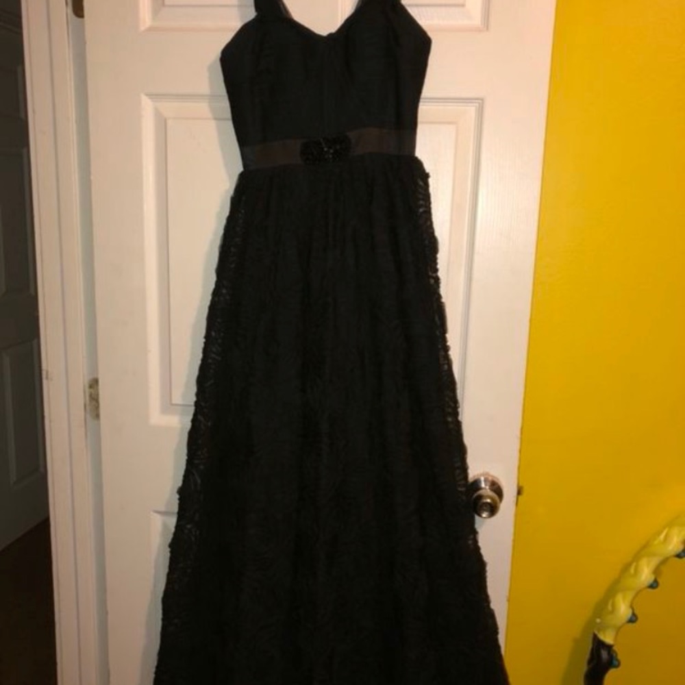 Dress - Picture 3 of 3